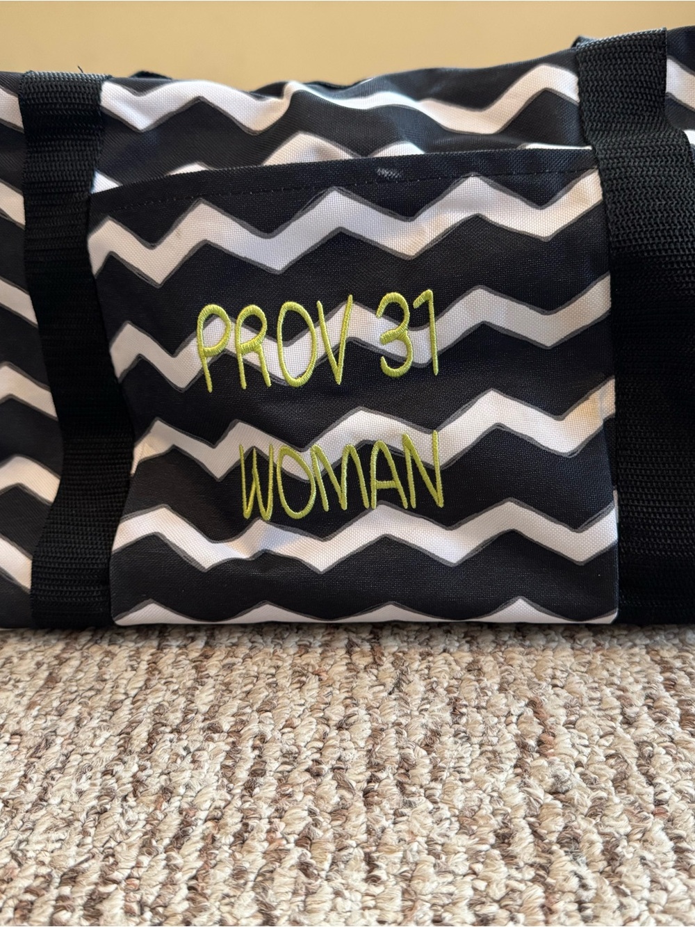 Thirty-One Gifts retro Utility Tote w/embroidery- Prov 31 Woman